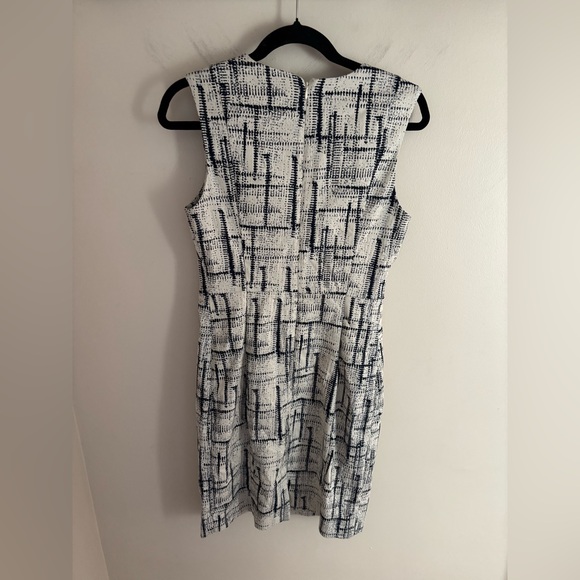 M.M. Lafleur The Shirley Jacquard Off White & Navy Geo Print Sheath Dress Sz. 8 - Picture 4 of 6